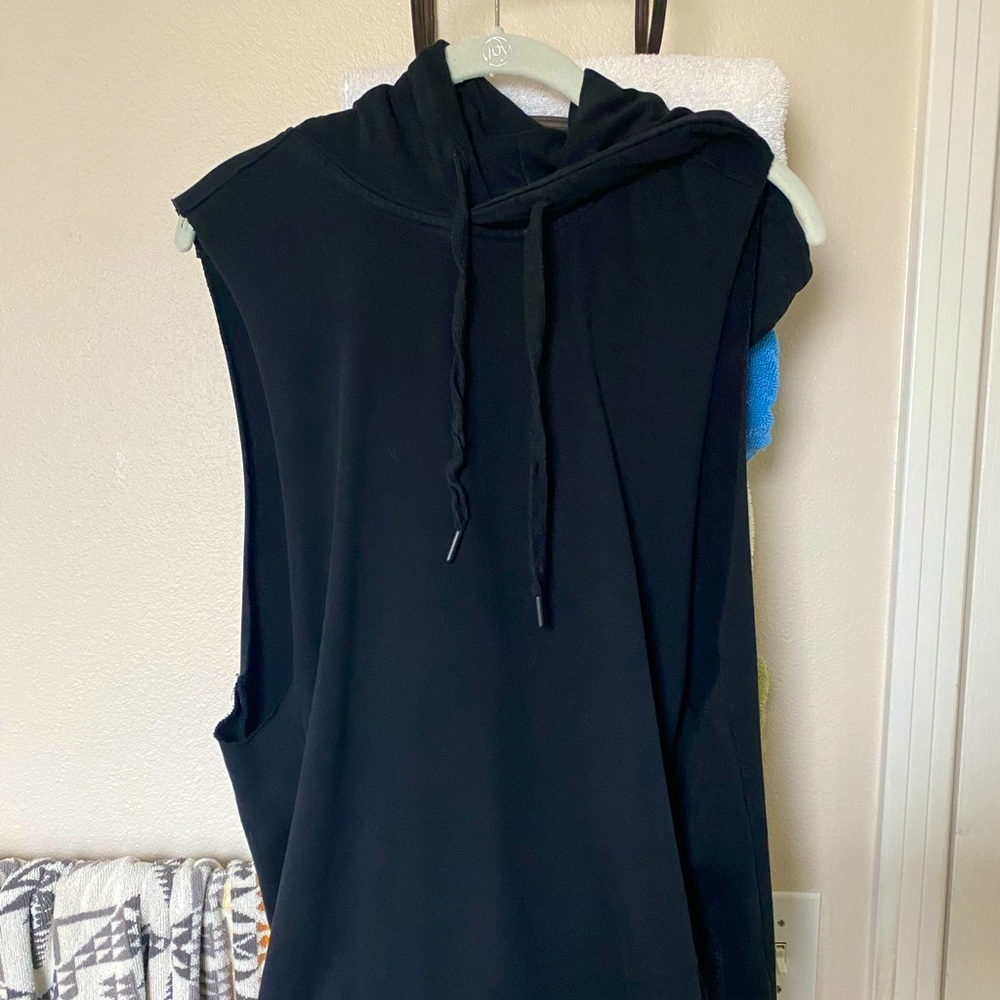 Curves N Combatboots cut off hoodie with pockets BLACK size M